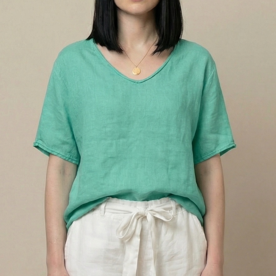 CLARA | ESSENTIAL V-NECK TOP